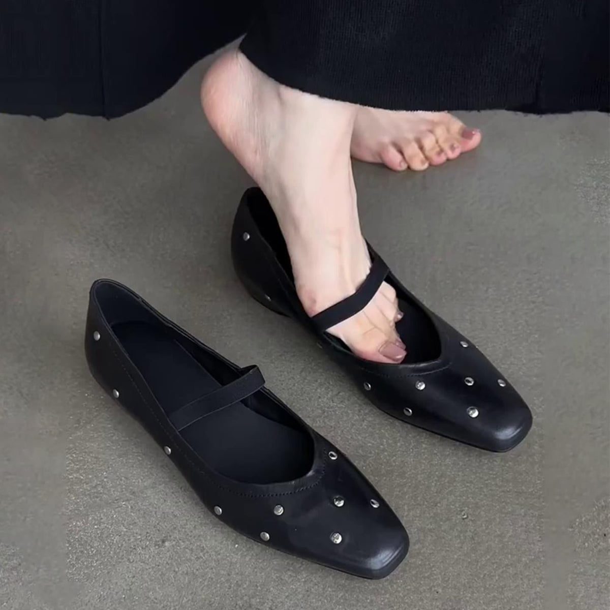 Women's Ballet Flats with Elastic Strap and Sparkling Accents