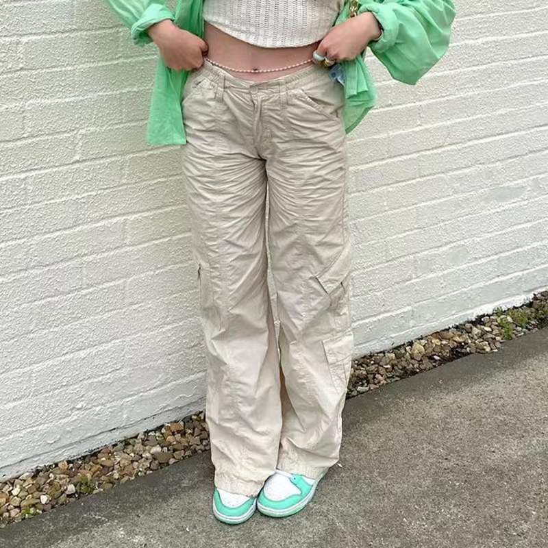 Women's Wide-Leg Cargo Pants with Side Pockets