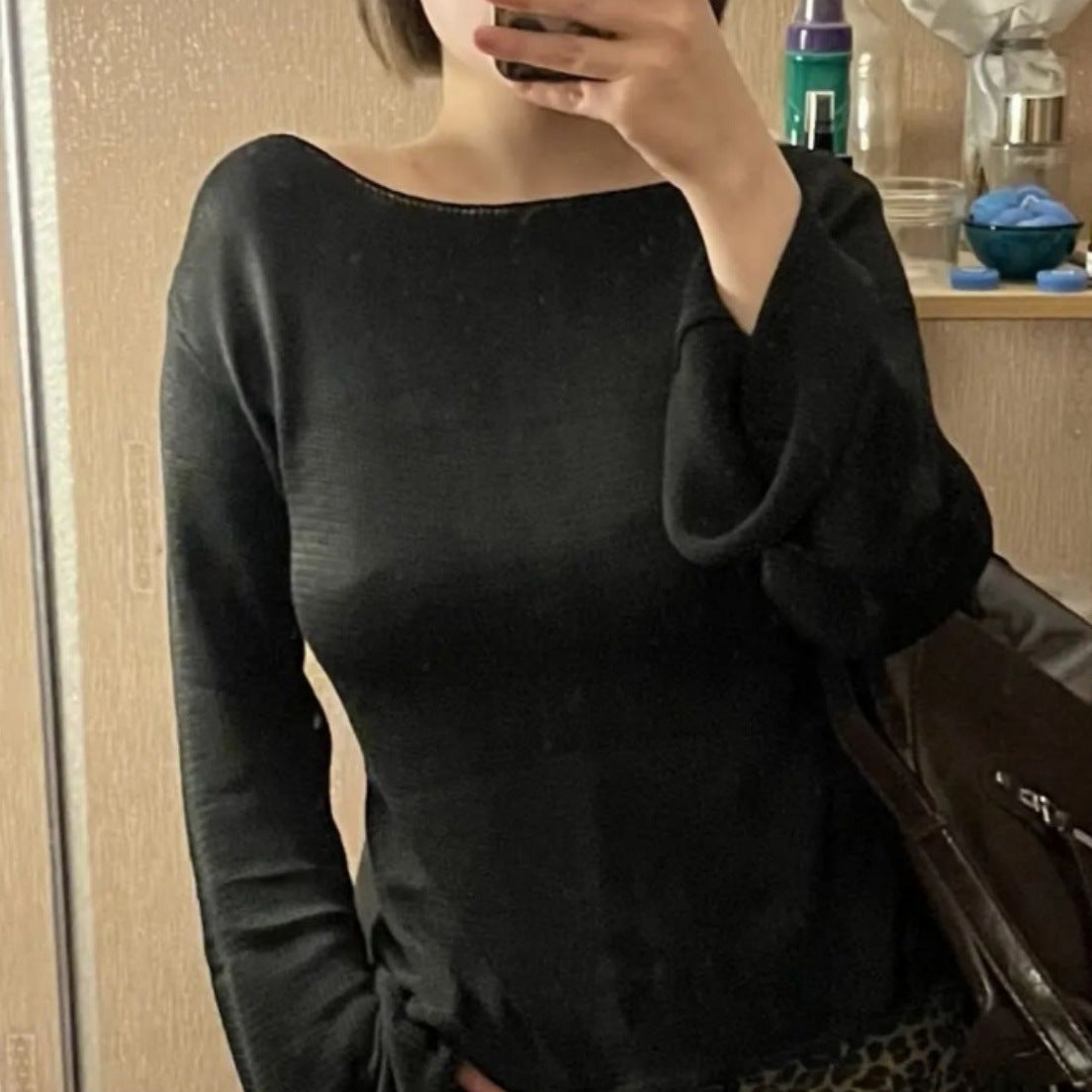 Women's Elegant Fine Knit Sweater with Casual Cut and Crew Neck