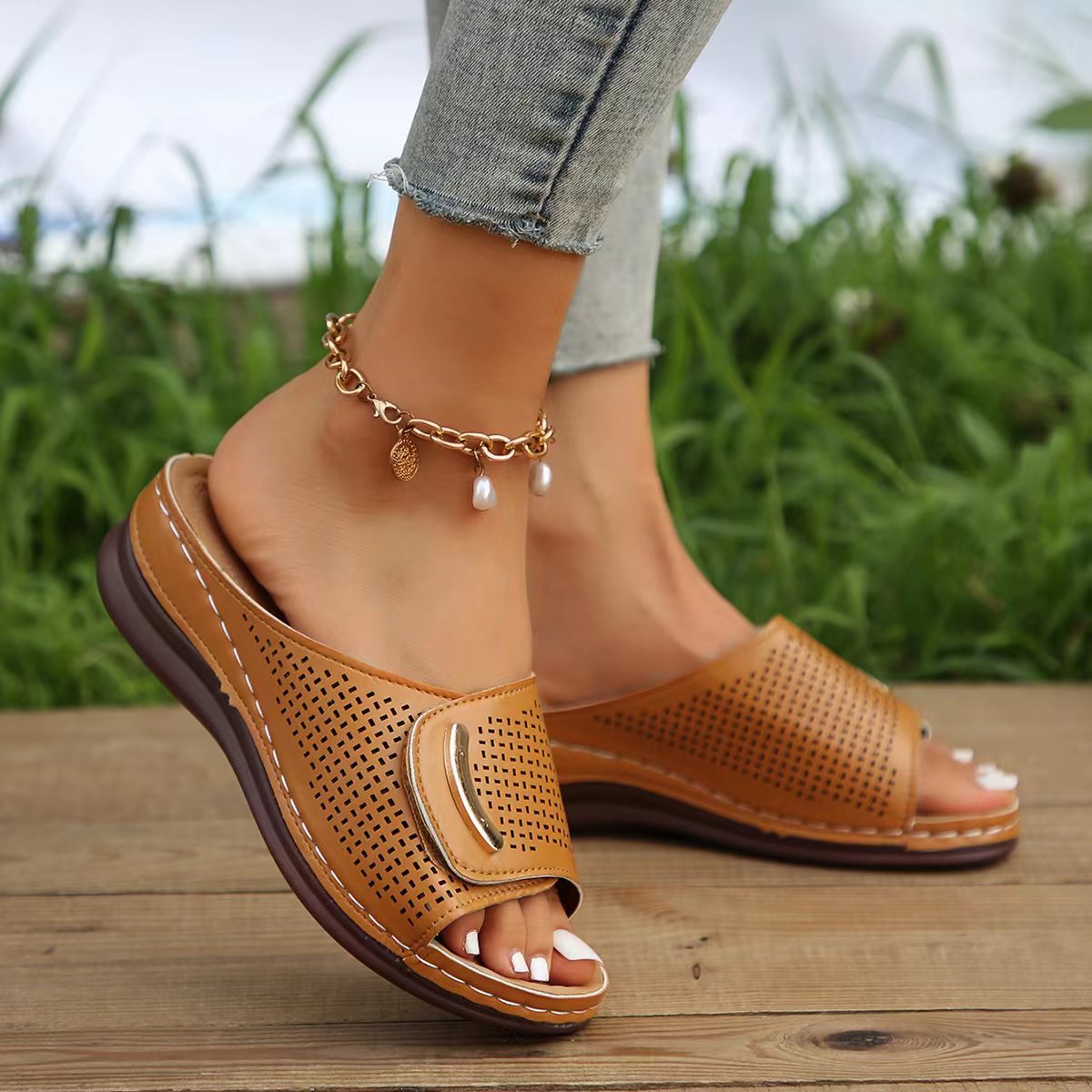 Women's Breathable and Elegant Slide Sandals with Fashionable Perforation