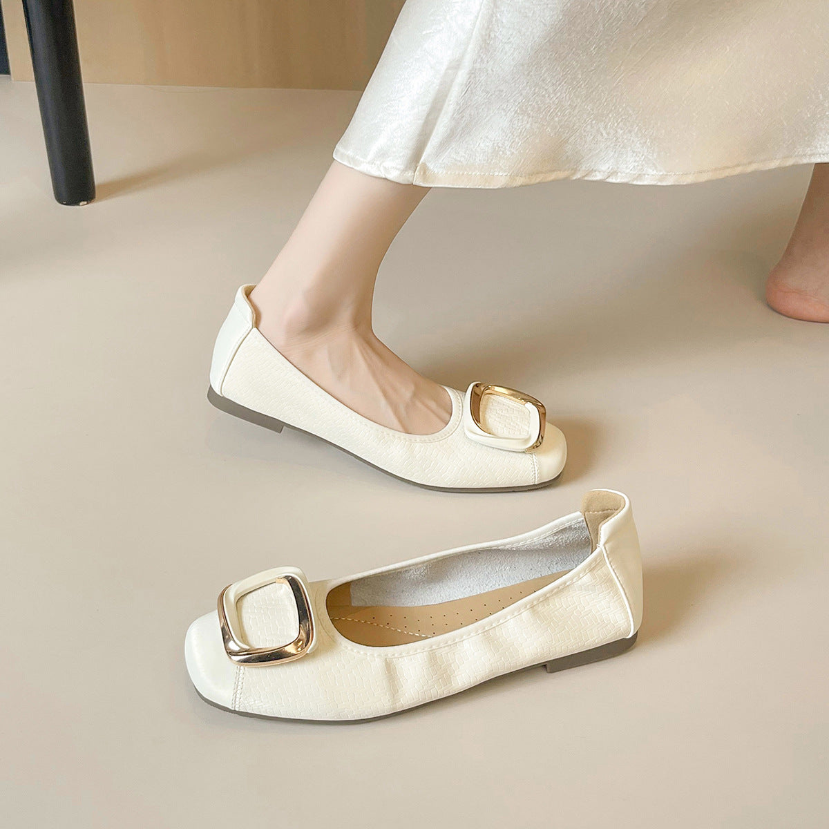 Women's Ballet Flats with Elegant Buckle Accent