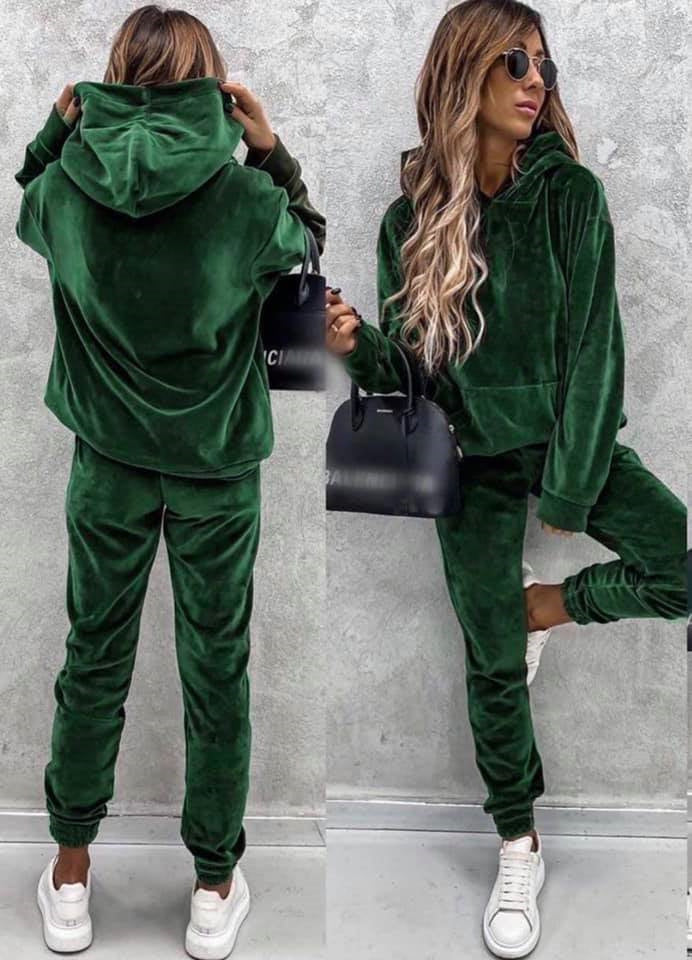 Women's Luxurious Microfiber Sport Suit with Hood and Pockets