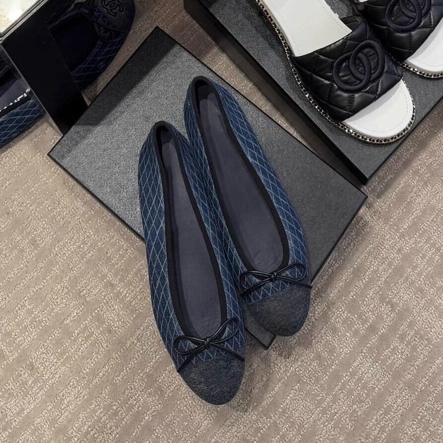 Women's Ballet Flats with Bow Detail