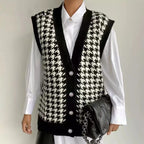 Women's Sleeveless Knit Vest with Plaid Pattern and Decorative Buttons