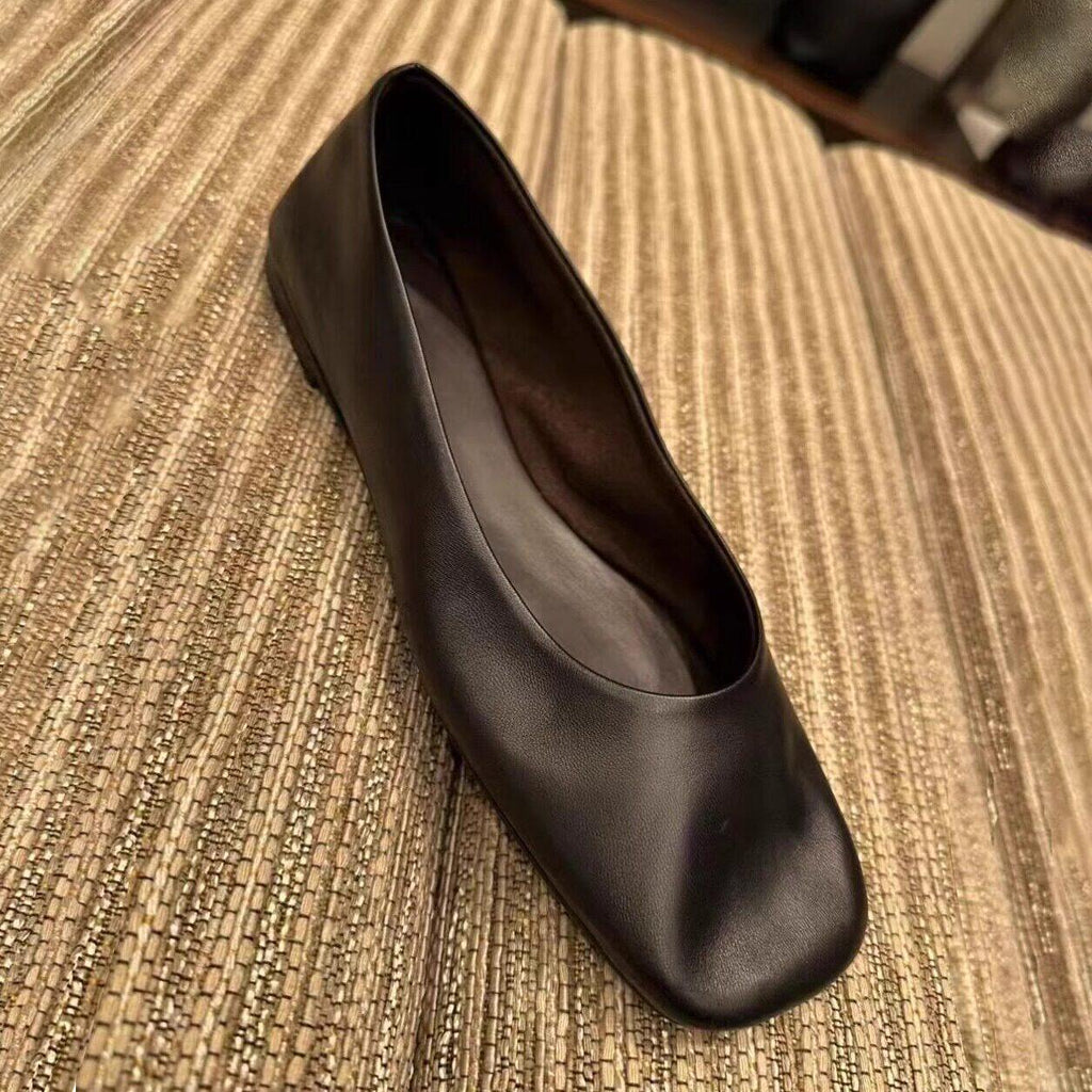 Women's Ballet Flats with Elegant Dot Pattern and Comfortable Lining