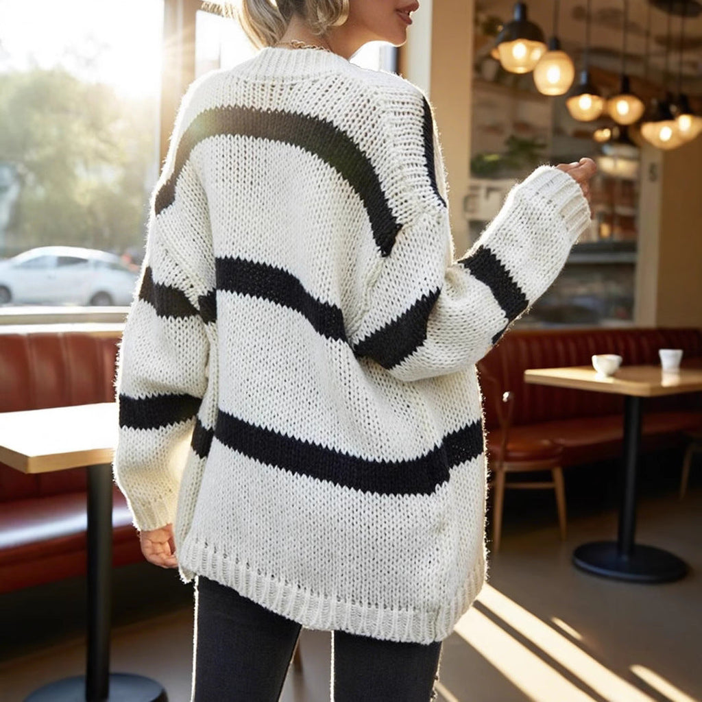 Women's Chunky Knit Cardigan with Fashionable Stripes