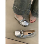 Women's Ballet Flats with Decorative Strap and Elegant Shine