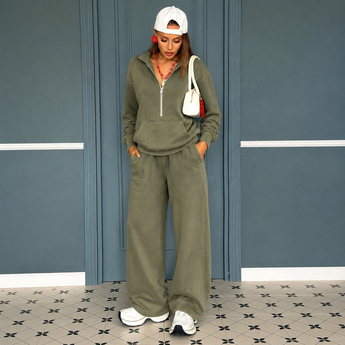 Women's Casual Zip Sweat Set with Polo Collar and Wide Jogger Cut