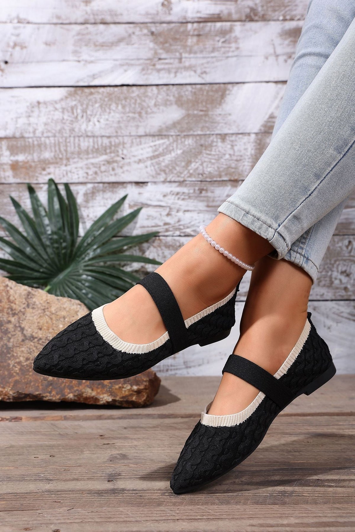 Women's Ballet Flats with Elastic Strap Design