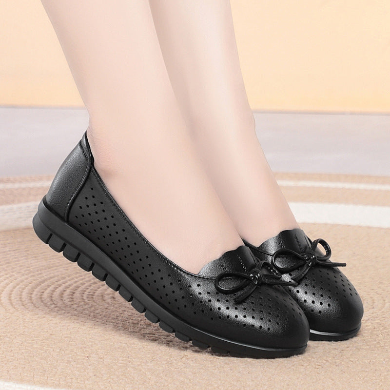 Women's Breathable Moccasins with Decorative Hole Design and Comfortable Sole