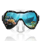 Diving mask with wide field of vision