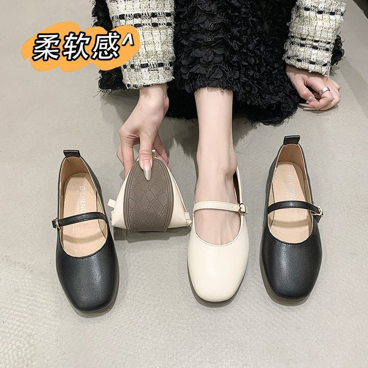 Women's Ballet Flats with Elegant Strap and Comfortable Footbed