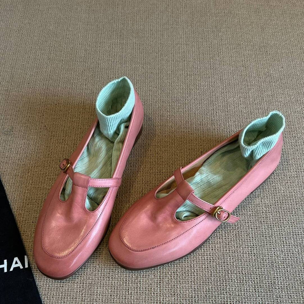Women's Ballet Flats with Strap and Glossy Finish