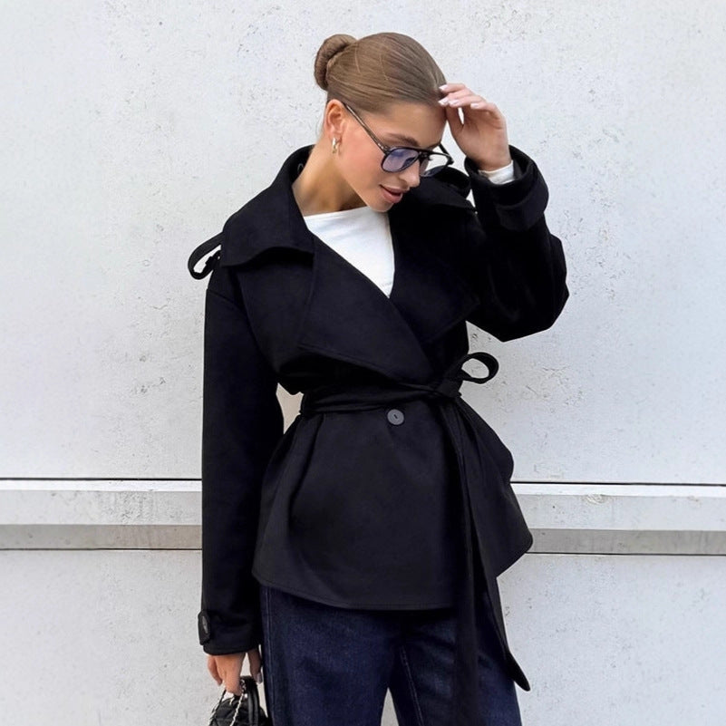 Elegant Utility Jacket with Waist Belt and Relaxed Fit