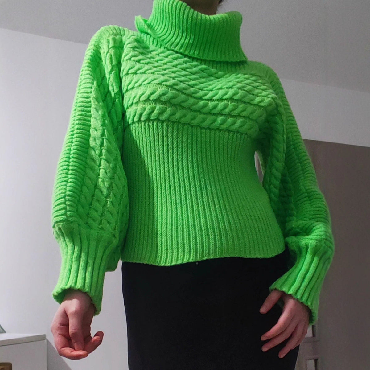 Women's Chunky Knit Sweater with Wide Turtleneck and Voluminous Sleeves