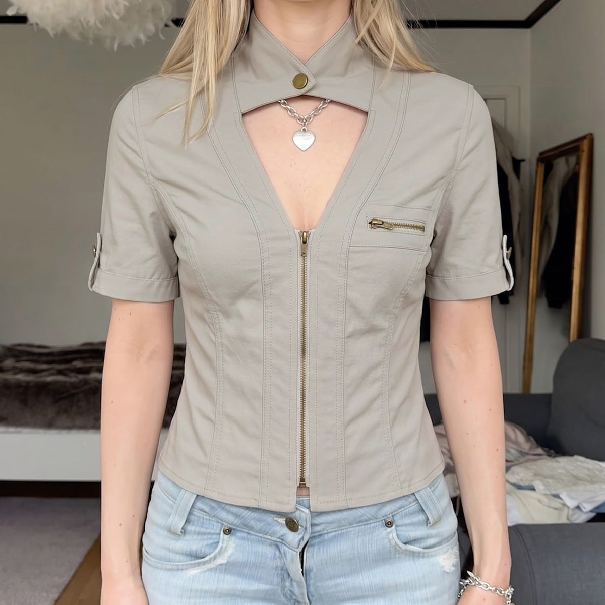 Women's Short-Sleeve Blouse with Refined Collar and Zipper