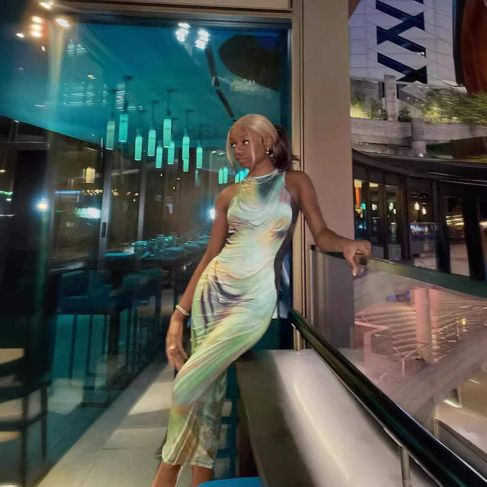 Elegant Cocktail Dress with Sophisticated Cut