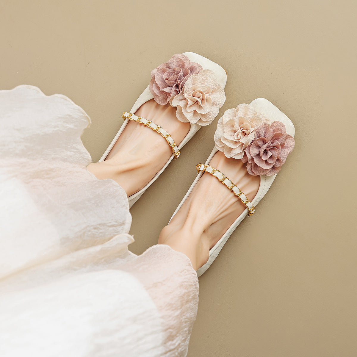 Women's Ballet Flats with Decorative Floral Accent and Gold Chain