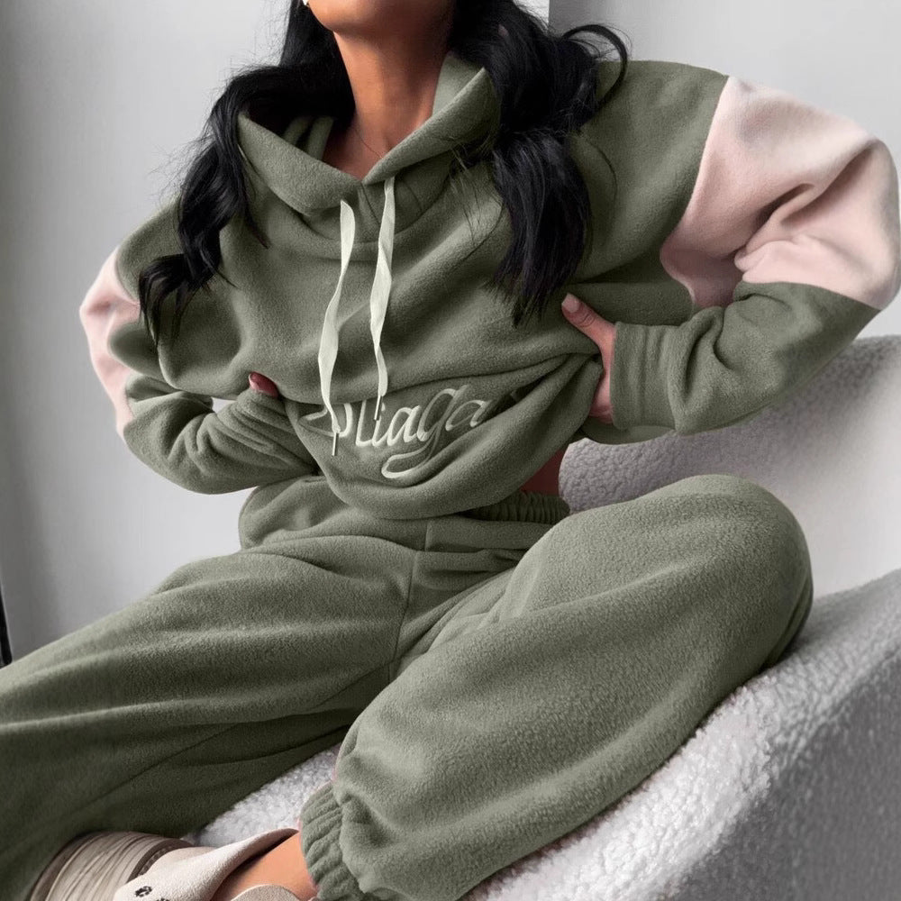 Women's Cozy Hoodie Set with Contrast Sleeves and High-Waist Joggers