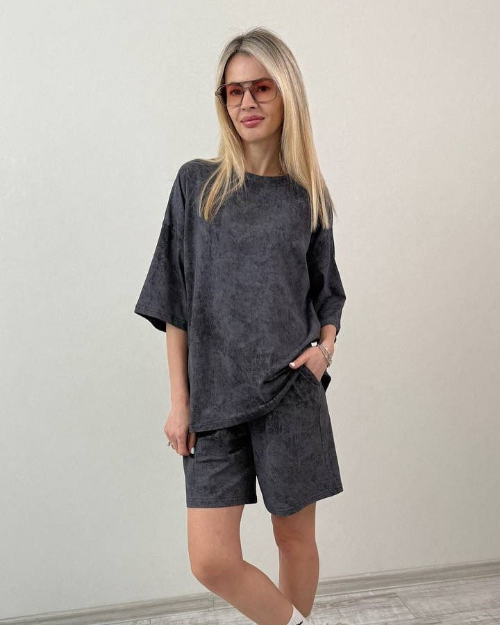 Women's Elegant Casual Set with Loose T-Shirt and Shorts
