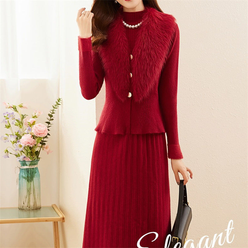 Women's Elegant Knit Set with High-Quality Fur Collar and Ribbed Texture