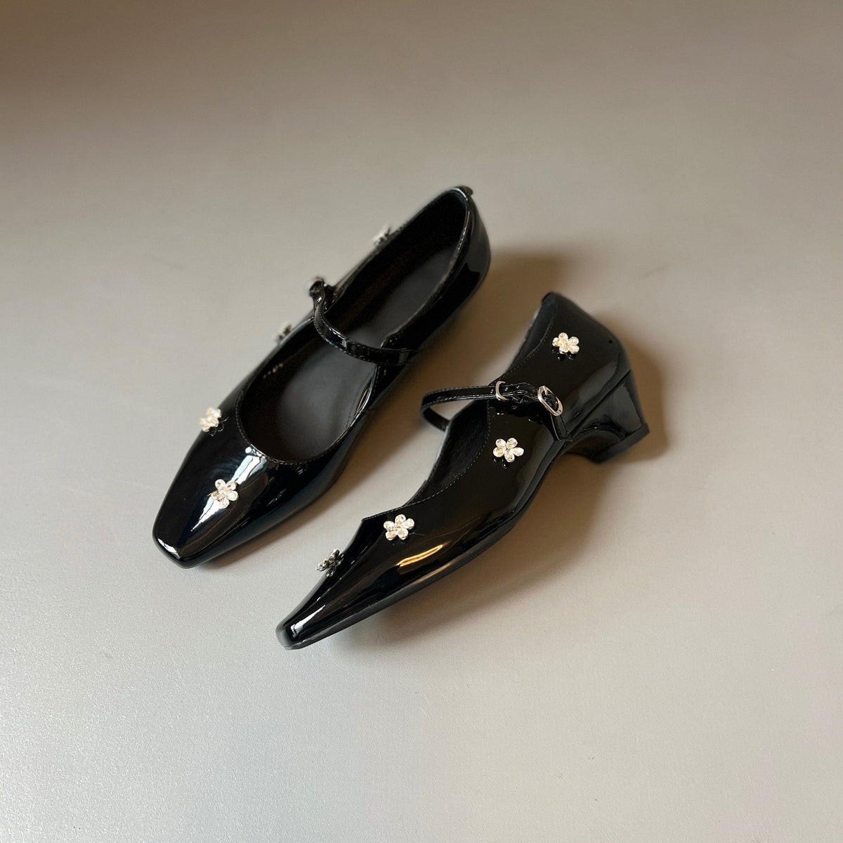 Women's Ballet Flats with Floral Embellishments and Patent Finish