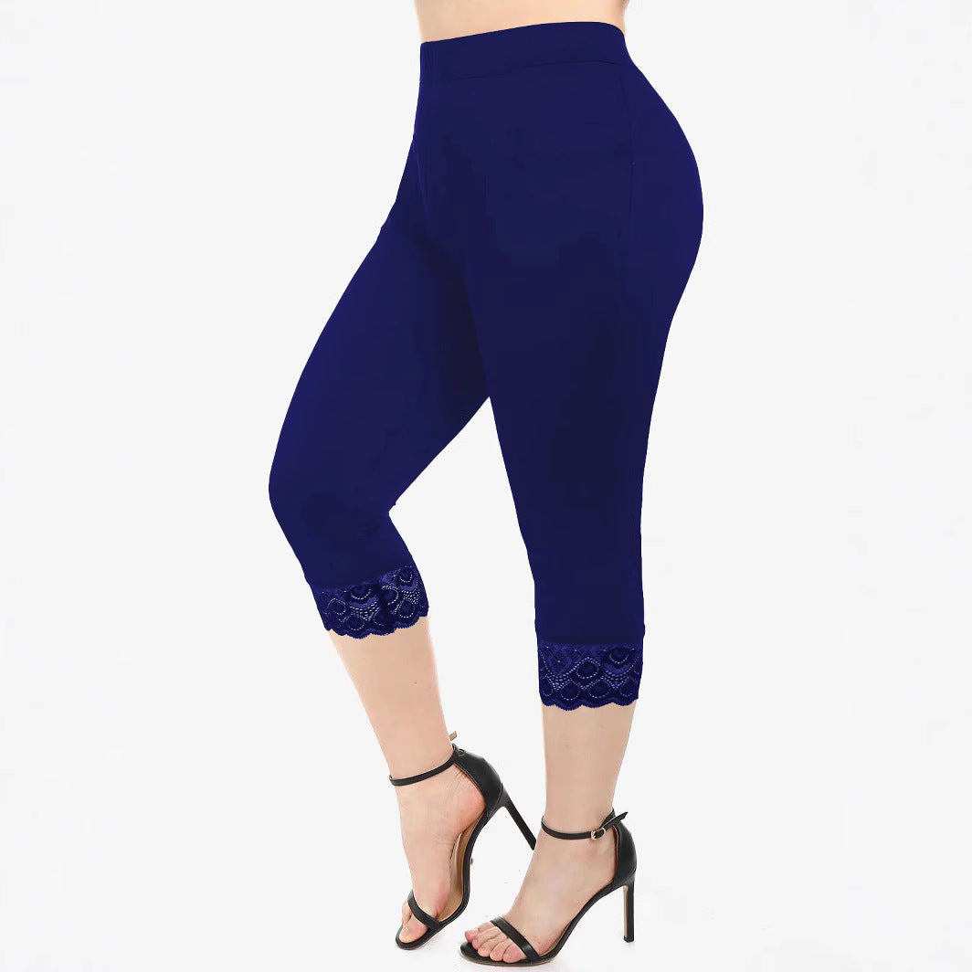 Women's Form-Fitting 3/4 Leggings with Elegant Lace Trim