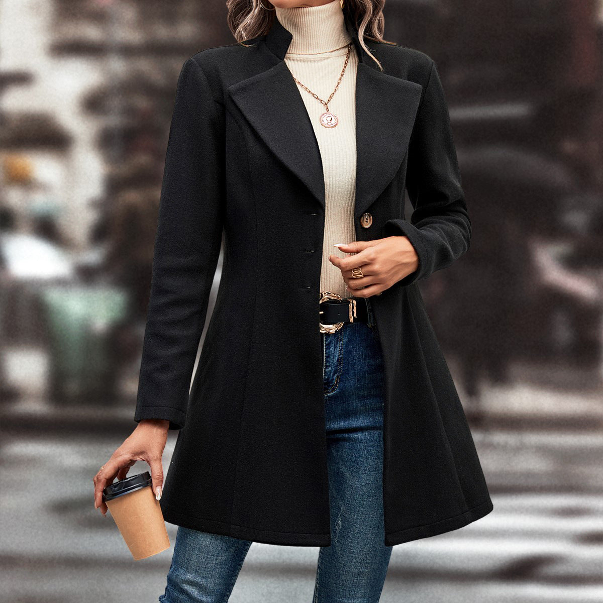 Women's Elegant Long Blazer with Modern Collar and Tailored Fit
