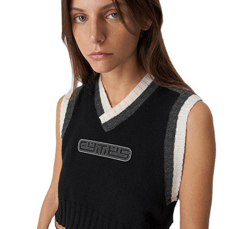 Women's Sleeveless V-Neck Knit Top with Contrast Stripes