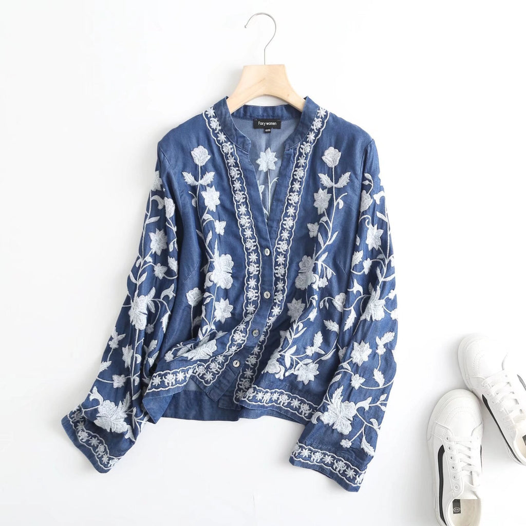 Women's Vintage-Style Embroidered Blouse with Collar and Button Closure