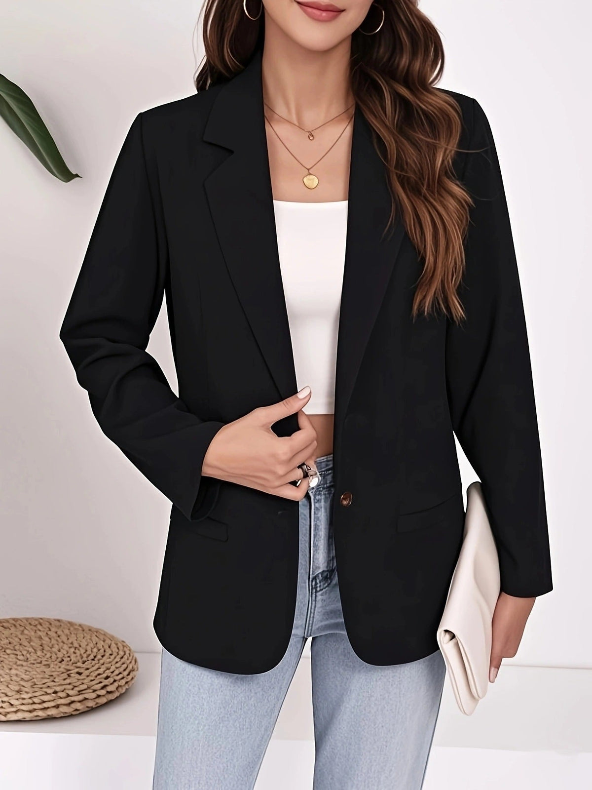 Women's Elegant Blazer with Timeless Cut and Practical Pockets