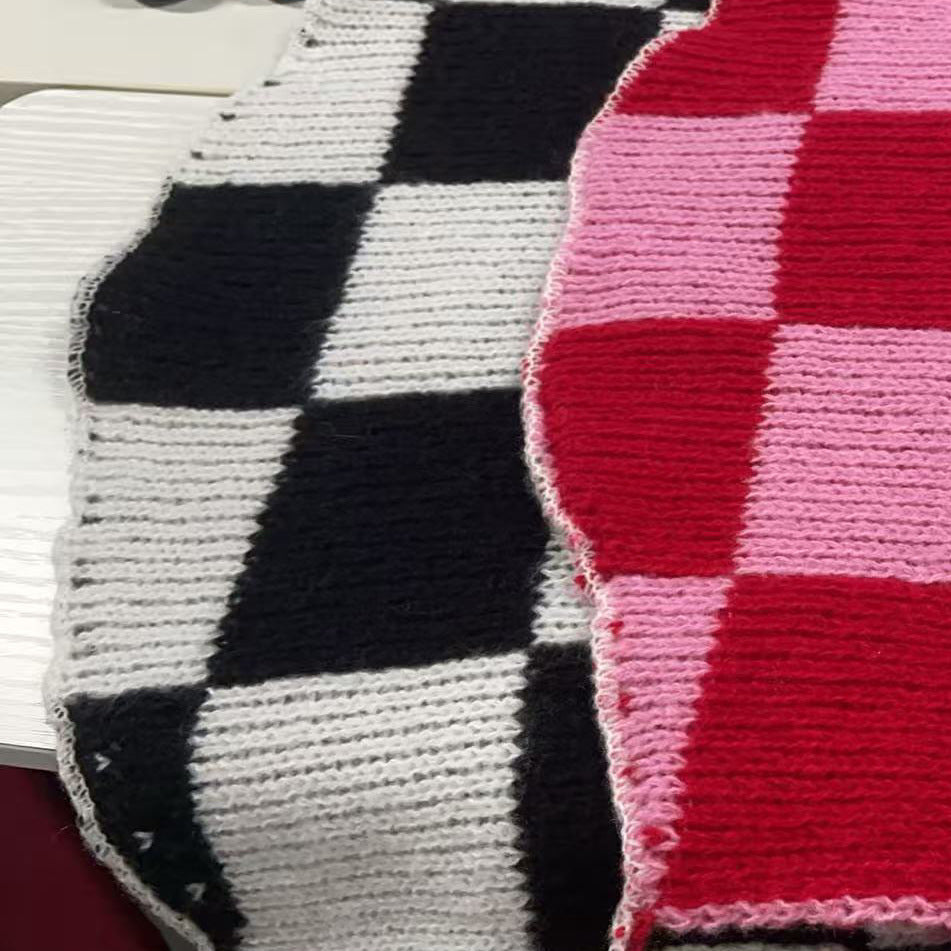 Women's Chunky Knit Cardigan in Modern Plaid