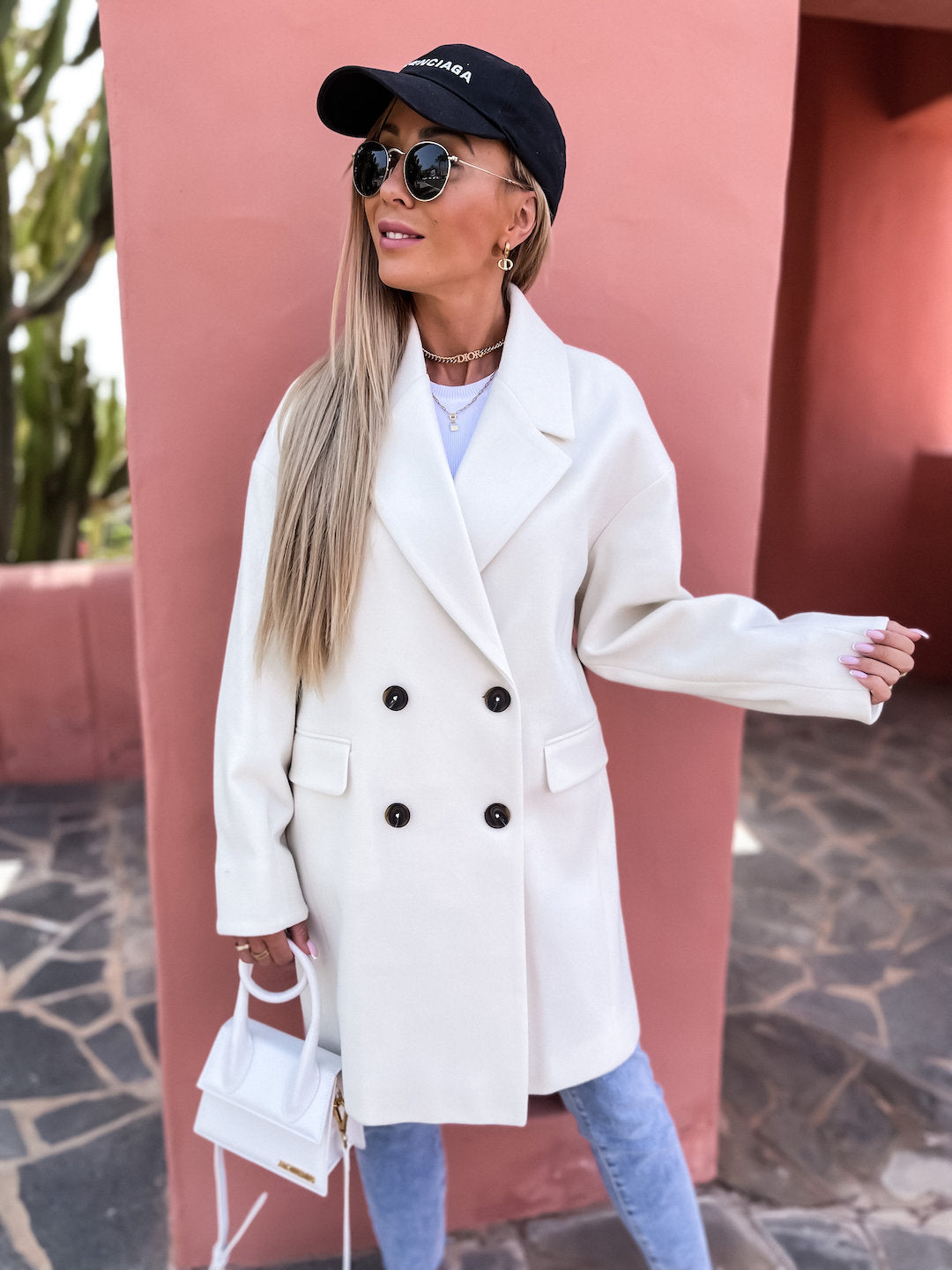 Women's Elegant and Structured Double-Breasted Coat