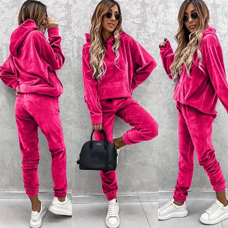 Women's Luxurious Microfiber Sport Suit with Hood and Pockets