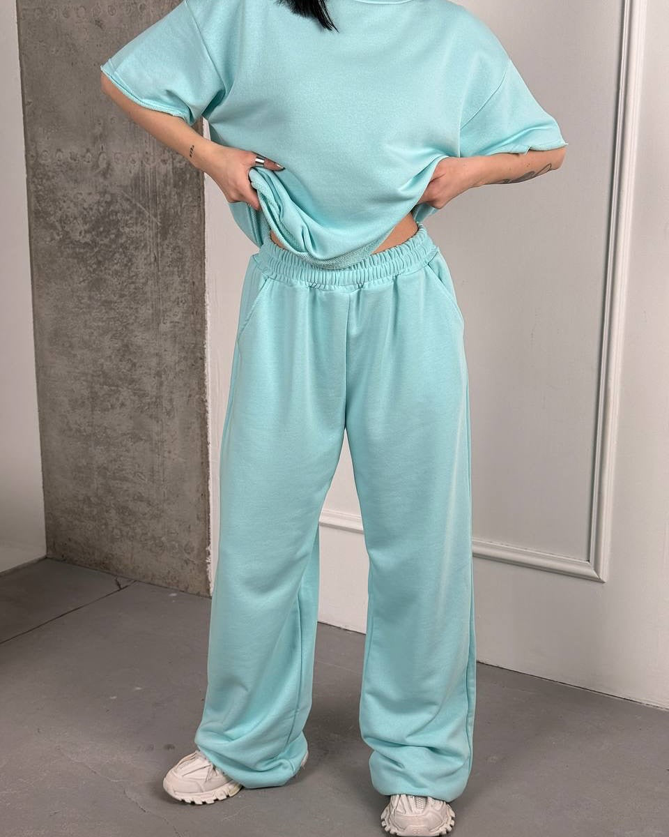 Cotton Set with Wide-Cut Top and Comfortable Pants