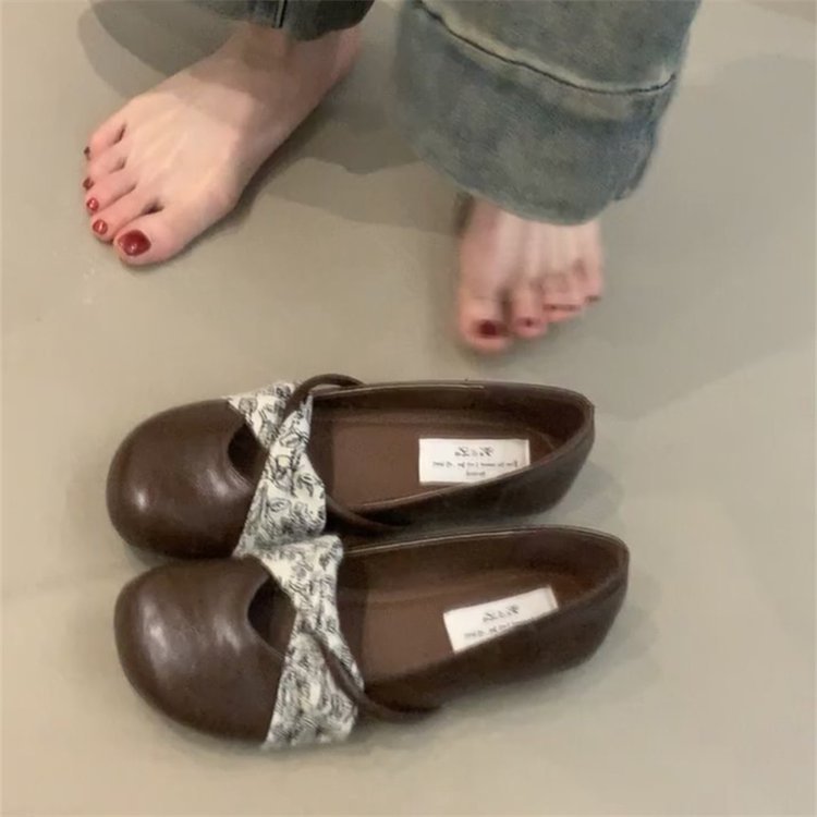 Women's Ballet Flats with Floral Strap Design and Comfortable Footbed