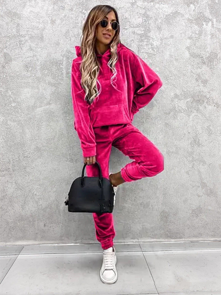 Women's Luxurious Microfiber Sport Suit with Hood and Pockets