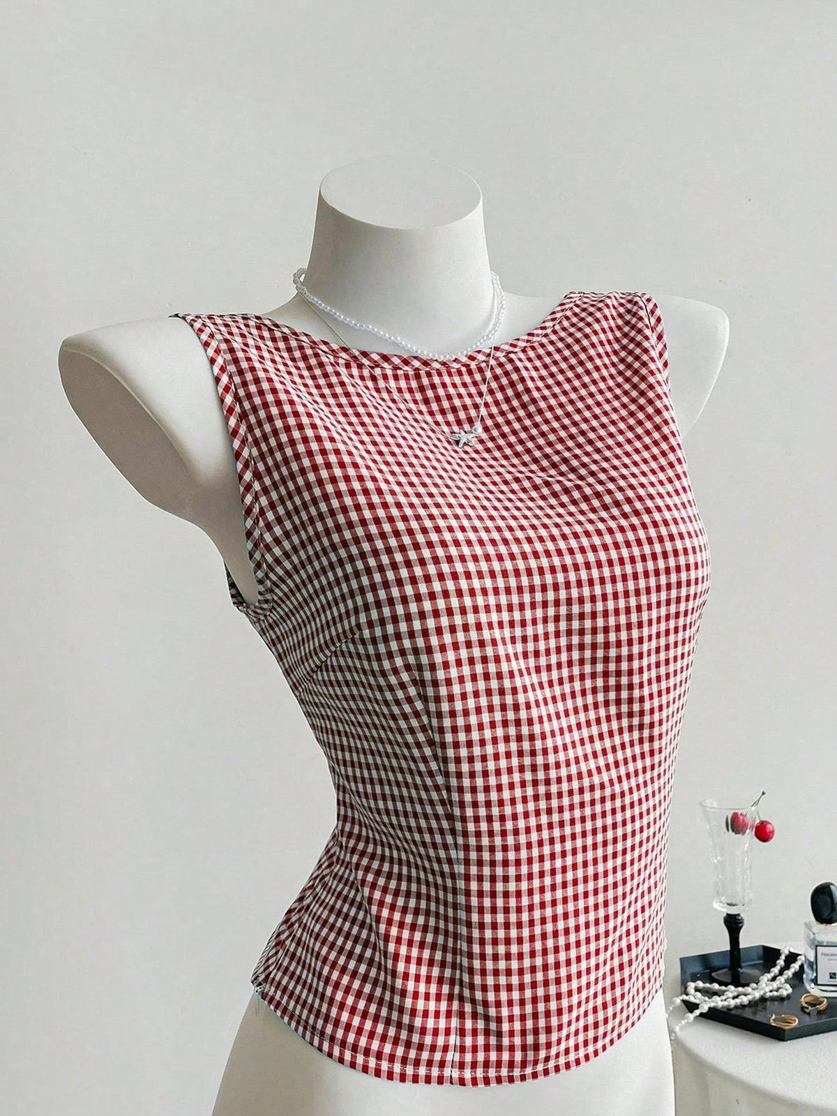 Women's Sleeveless Plaid Blouse