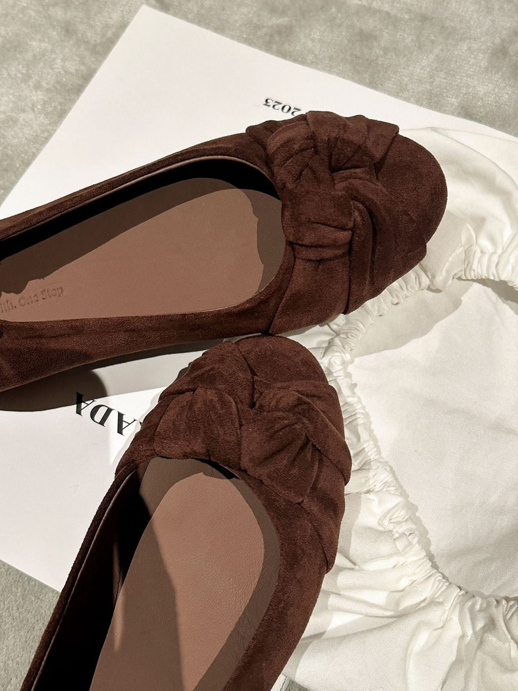 Women's Ballet Flats with Elegant Bow Detail and Soft Suede