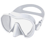 Diving mask with secure fit and innovative anti-fog system