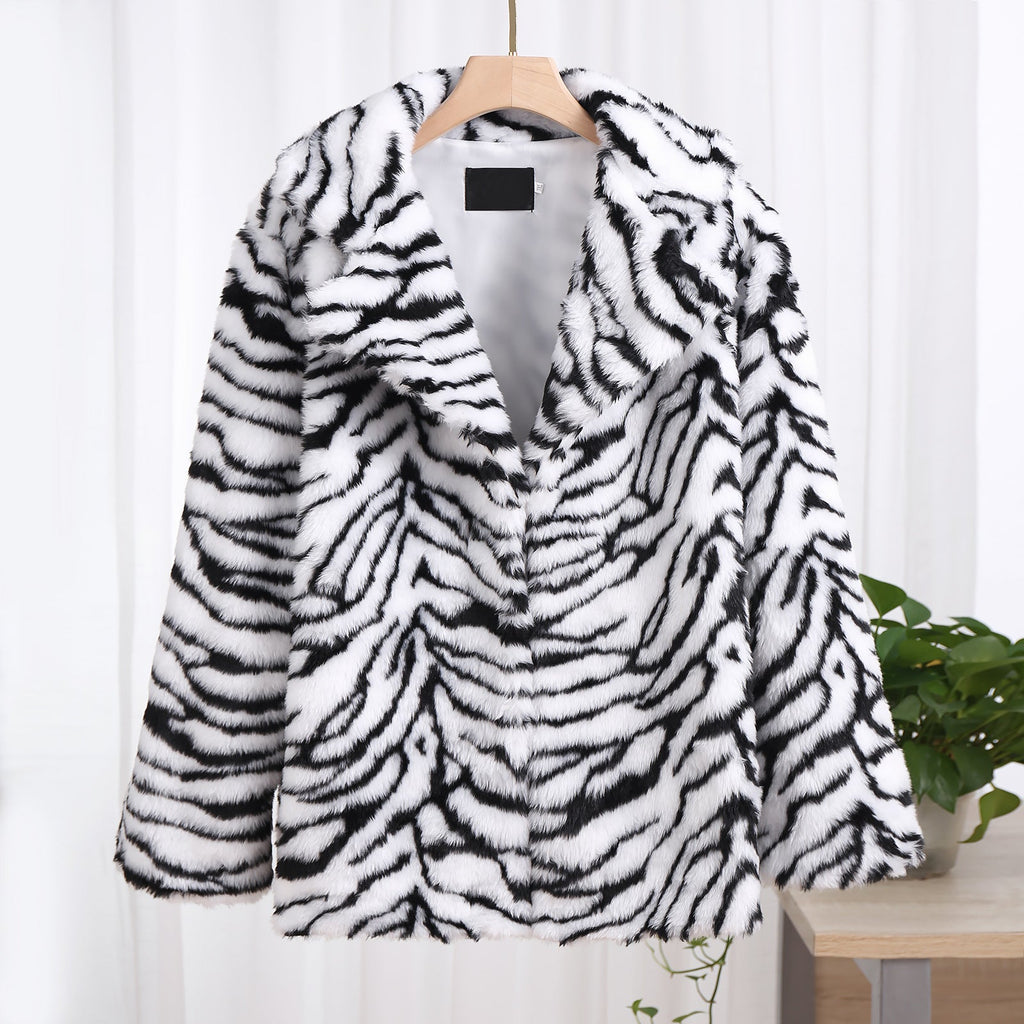 Elegant Faux Fur Coat in Tiger Print
