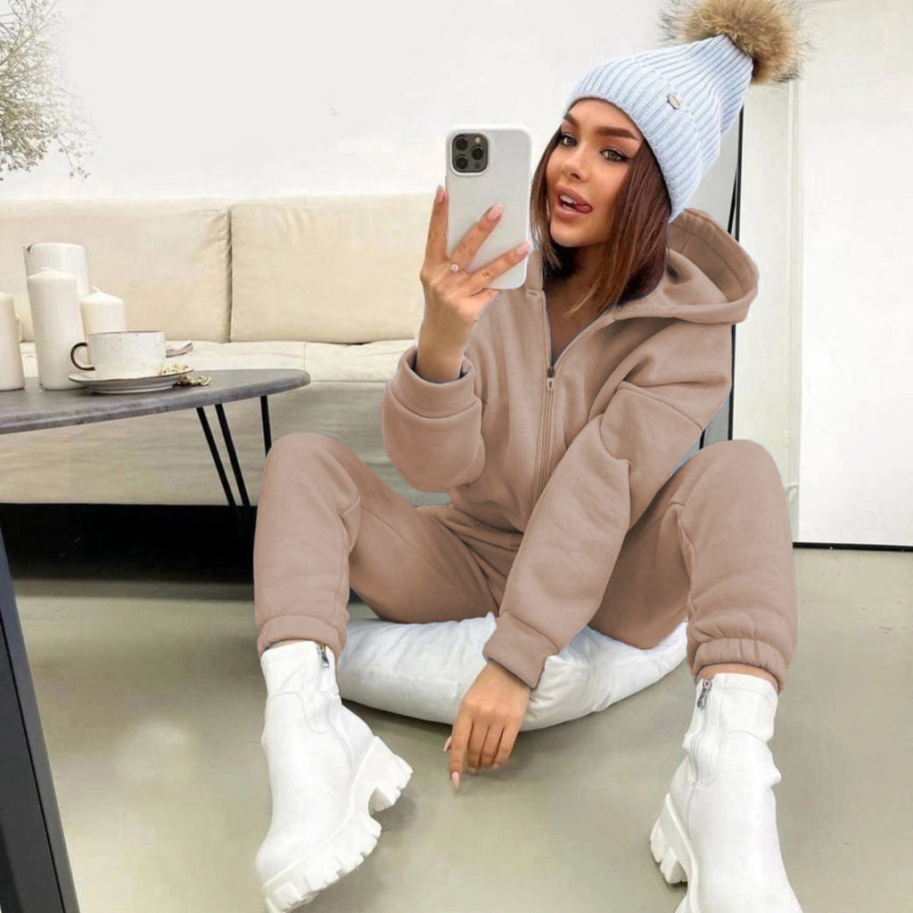 Women's Comfortable Oversized Two-Piece Jogging Suit with Half-Zip Hood