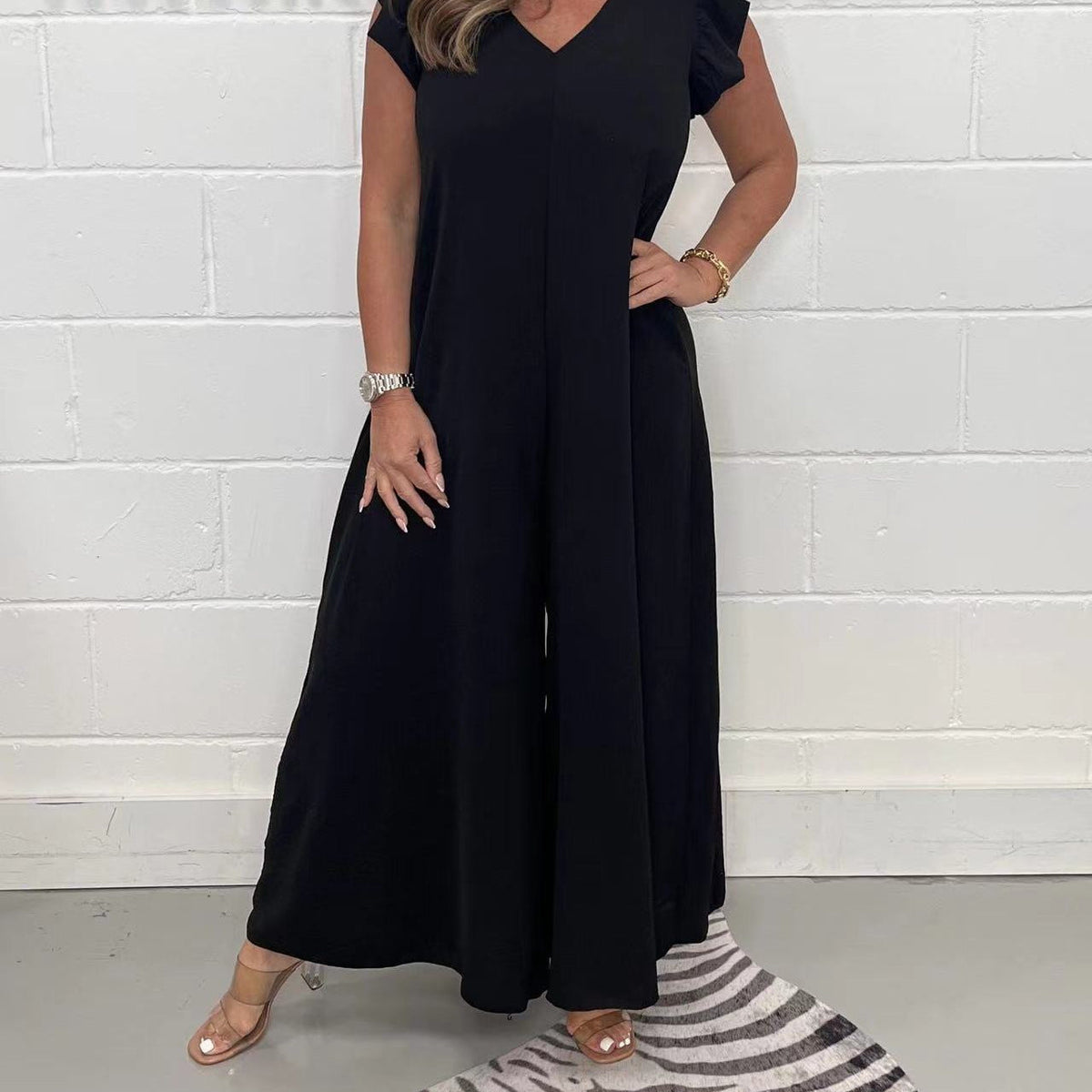Women's Casual Jumpsuit with Flowing Cut and V-Neck