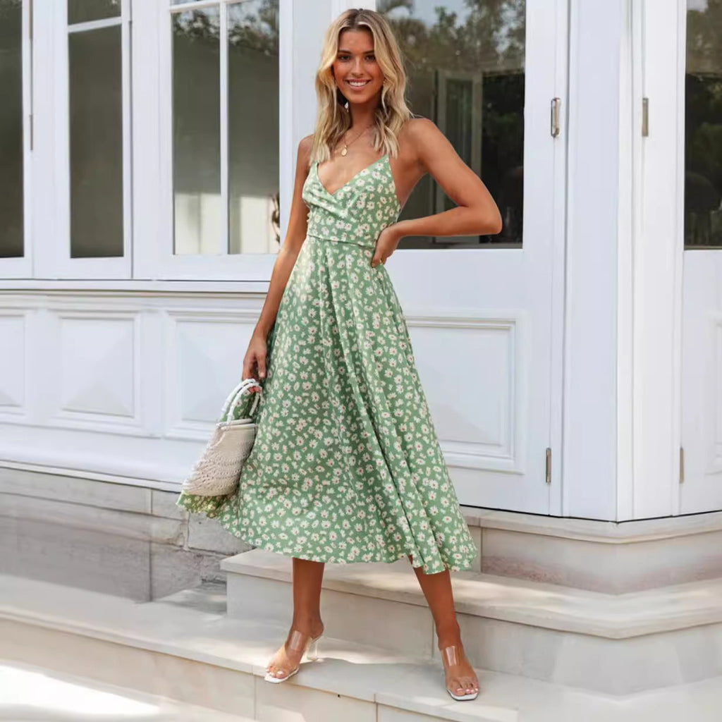 Women's Elegantly Cut Maxi Dress with Floral Pattern and V-Neck