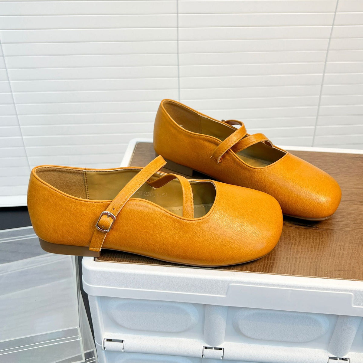 Women's Ballet Flats with Elegant Strap and Soft Insole