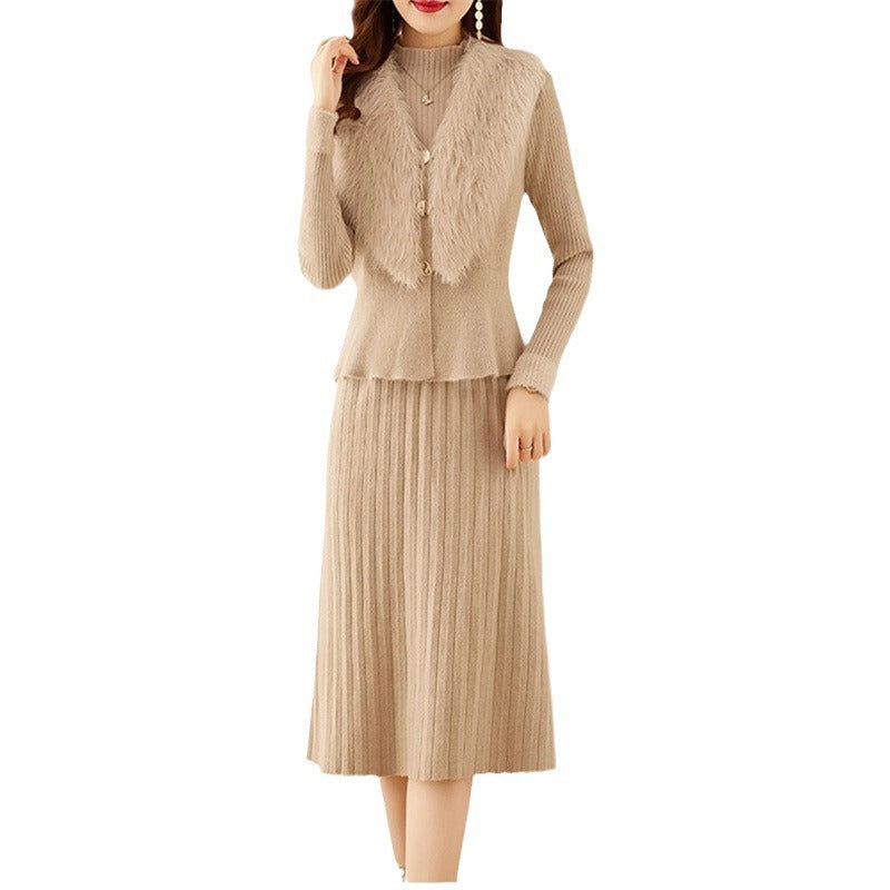Women's Elegant Knit Set with High-Quality Fur Collar and Ribbed Texture