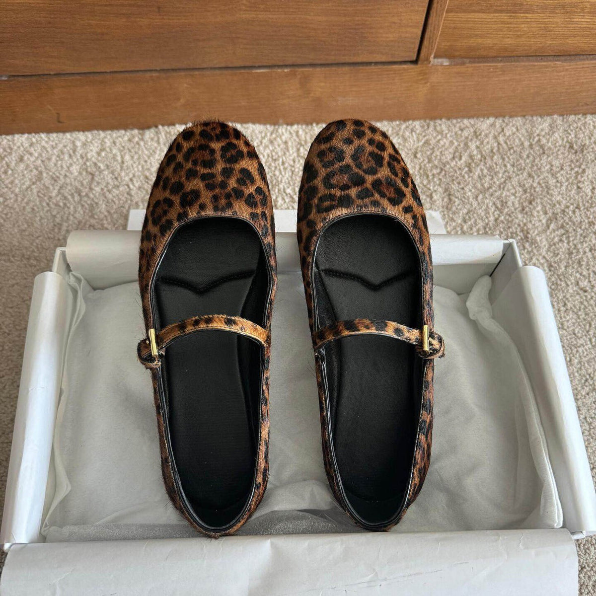 Women's Ballet Flats with Elegant Strap Design and Leopard Print