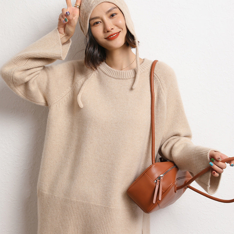 Elegant, Casual Knit Sweater with Wide Cut and Detailed Sleeves