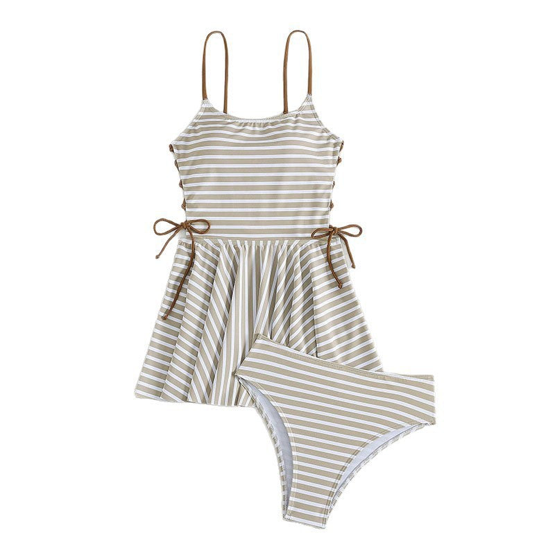 Women's Swimsuit with Voluminous Edge and Adjustable Straps