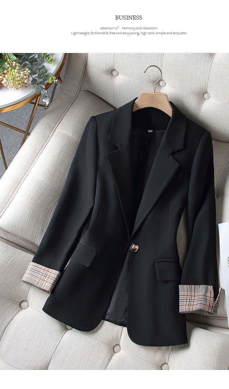 Women's Elegant Blazer with Modern Plaid Details